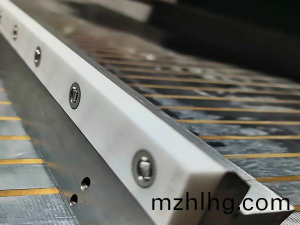 固定(ding)刀架(jia)，定刀架(jia)，得(de)人精(jing)工(gong)定製(zhi)切(qie)粒機配(pei)件(jian)