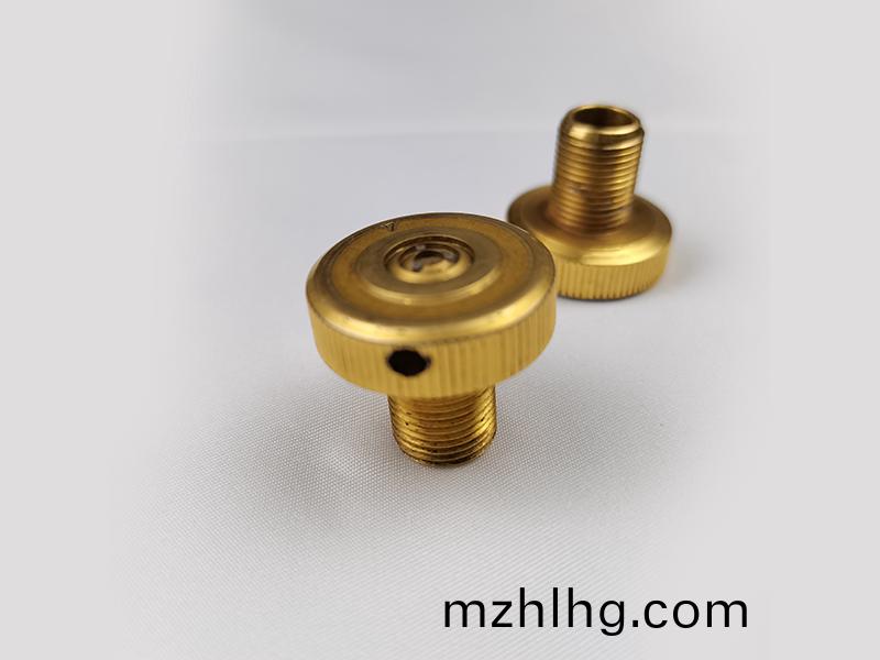 得人(ren)精工爲電子行業(ye)提(ti)供(gong)吸(xi)嘴(zui)、颳刀(dao)、測試(shi)平檯、分(fen)選(xuan)盤等