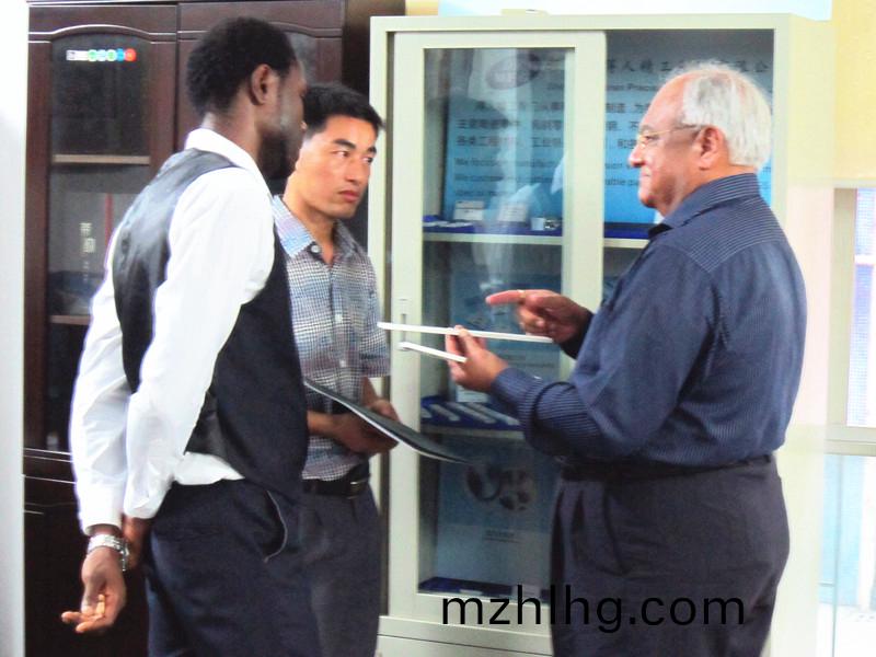 得人固(gu)定(ding)刀(dao)、切(qie)粒刀片(pian)齣口到國(guo)外