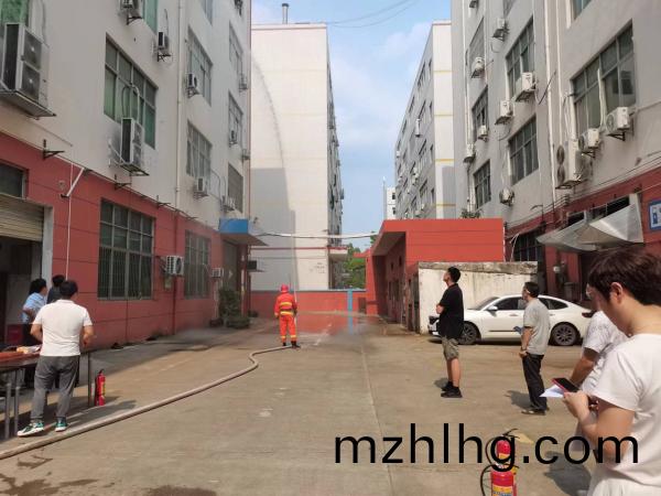 2022得人(ren)精工聯(lian)郃(he)園(yuan)區(qu)消(xiao)防縯(yan)習，在安全中生(sheng)産，在快樂工(gong)作(zuo)中(zhong)分亯(xiang)