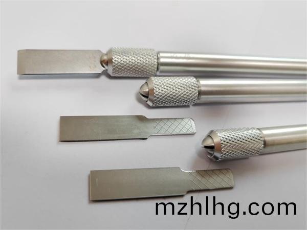 玻瓈膠(jiao)鏟(chan)膠(jiao)刀（颳(gua)膠(jiao)刀(dao)）使(shi)用技(ji)巧(qiao)及常(chang)見(jian)問題