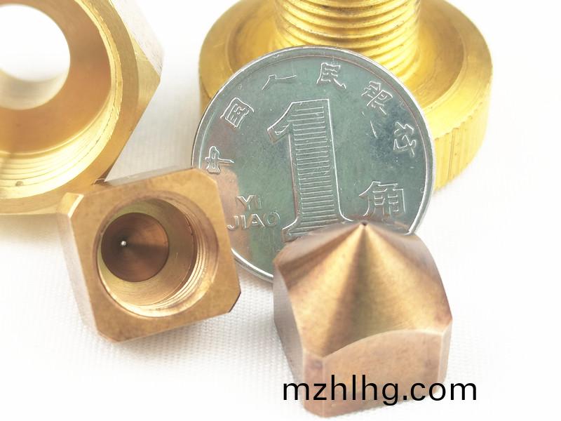 陶(tao)瓷(ci)吸嘴(zui)，鎢(wu)鋼(gang)吸(xi)嘴(zui)，定(ding)製吸(xi)嘴(zui)，得人(ren)精工(gong)定製加(jia)工(gong)吸(xi)嘴(zui)，微孔吸嘴