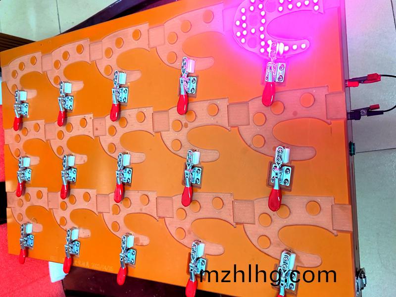 得(de)人(ren)精工老化治具(ju)，LED老(lao)化(hua)治(zhi)具，電(dian)池(chi)老化治具