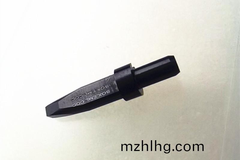 陶(tao)瓷吸(xi)嘴，鎢鋼(gang)吸(xi)嘴(zui)，定(ding)製(zhi)吸嘴(zui)，得人(ren)精(jing)工定(ding)製加(jia)工(gong)吸嘴(zui)，微(wei)孔(kong)吸(xi)嘴(zui)