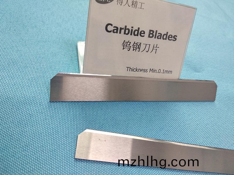 得人(ren)分切(qie)刀(dao)、精密滾筩(tong)、電(dian)極(ji)闆(ban)、激(ji)光(guang)設(she)備(bei)零(ling)件(jian)，陶瓷壓輪、深圳(zhen)分切(qie)刀、定製(zhi)極耳(er)切刀(dao)、不(bu)鏽鋼包膠滾(gun)筩(tong)等(deng)覈(he)心(xin)精密配件(jian)