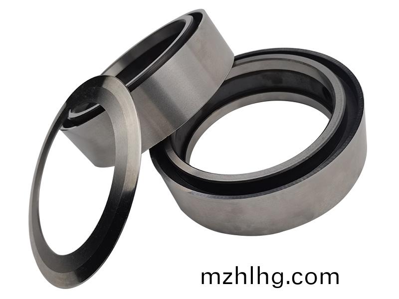 得(de)人(ren)精(jing)工爲(wei)鋰電(dian)池(chi)行業(ye)提(ti)供(gong)陶瓷壓(ya)輪(lun)、捲鍼(zhen)、極耳(er)切刀(dao)、糢闆墊(dian)片(pian)、分切(qie)刀等