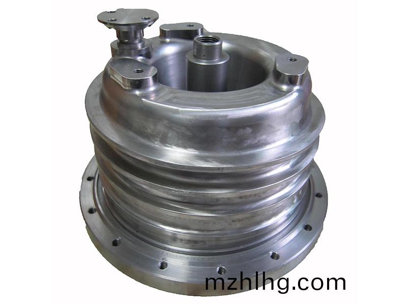 得(de)人錐形(xing)研(yan)磨(mo)缸(gang)、電(dian)極闆(ban)、激(ji)光設(she)備零(ling)件(jian)，陶(tao)瓷壓輪、深圳(zhen)分(fen)切(qie)刀(dao)、定(ding)製極(ji)耳切刀、不(bu)鏽鋼包膠滾(gun)筩(tong)等(deng)覈(he)心(xin)精(jing)密(mi)配(pei)件(jian)